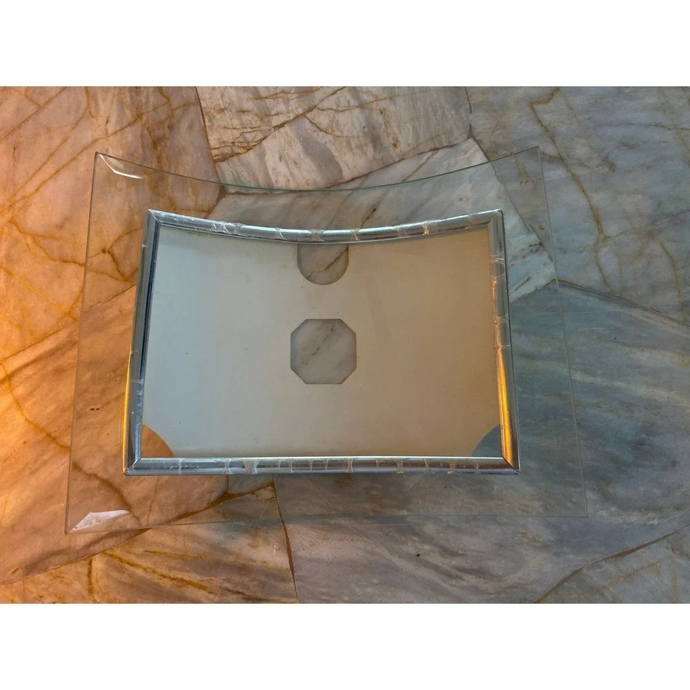 Modern Curved Clear Glass Picture Frame Silver Textured Border Tabletop Decor